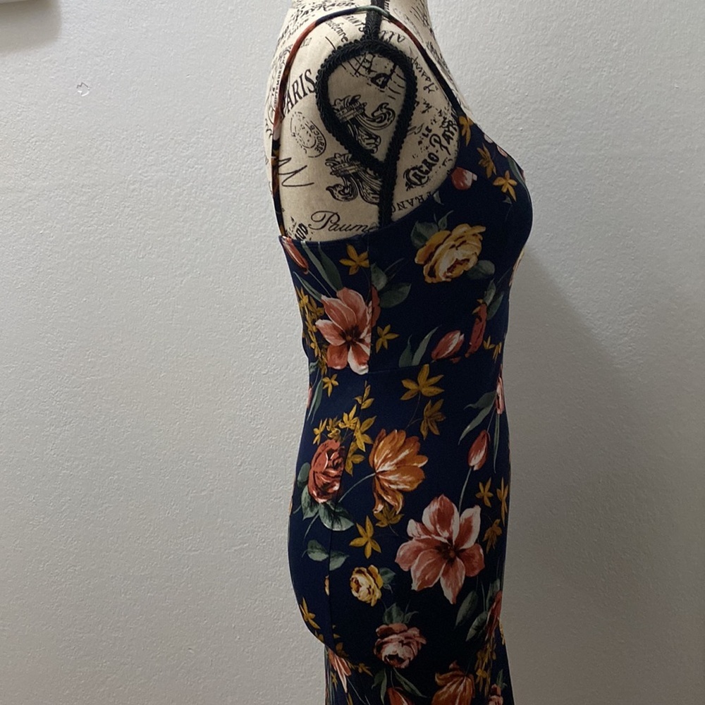 Cute Floral Mini - Picture 2 of 5
